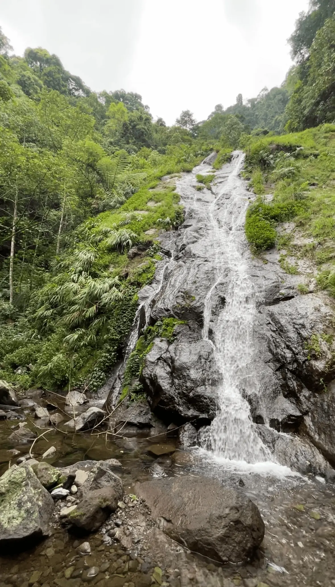 Curug Cibadak di kawasan Suaka Elang Loji, Bogor.